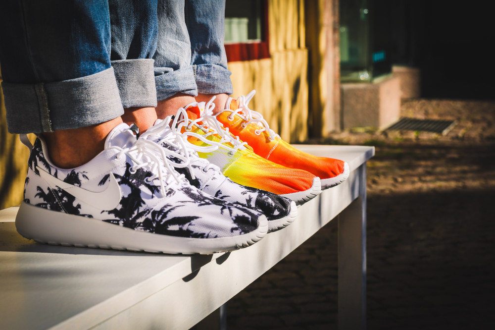 Nike WMNS Rosherun Palm Beach Sun 1 1000x666