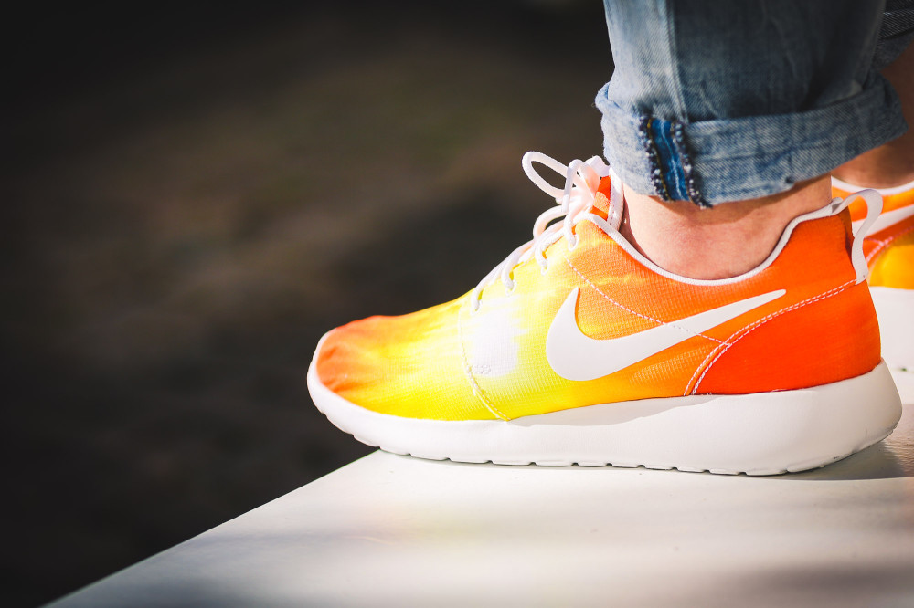 Nike WMNS Rosherun Palm Beach Sun 7 1000x666