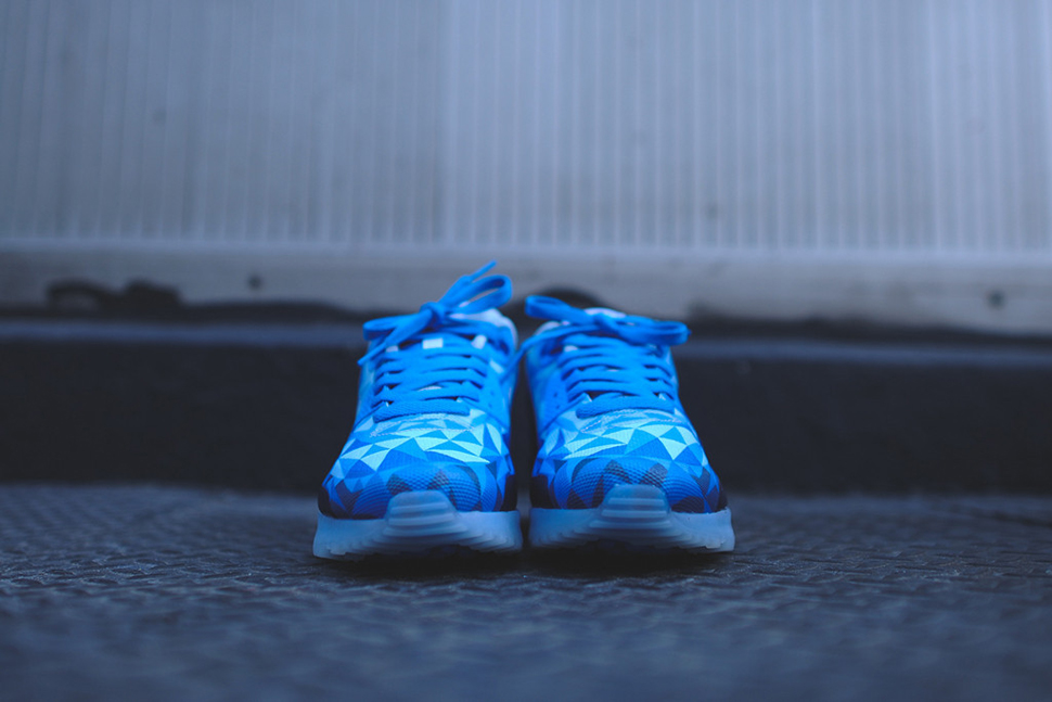 Nike Air Max 90 ICE Barely Blue 4