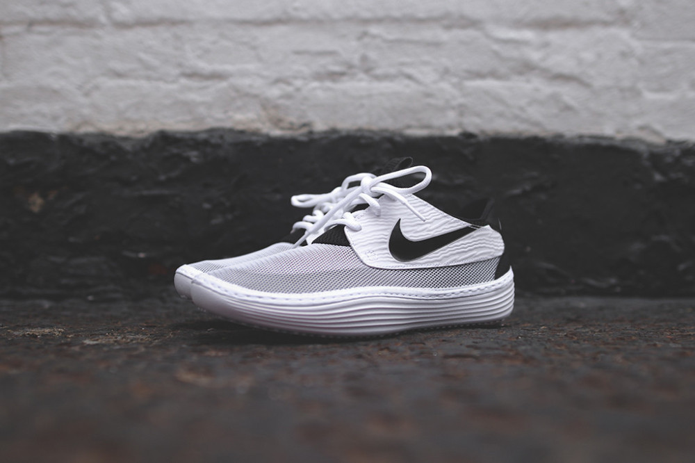 Nike Solarsoft Moccasin White Black 2 1000x666