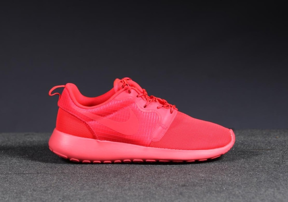 Nike WMNS Roshe Run HYP Red 2 1000x702