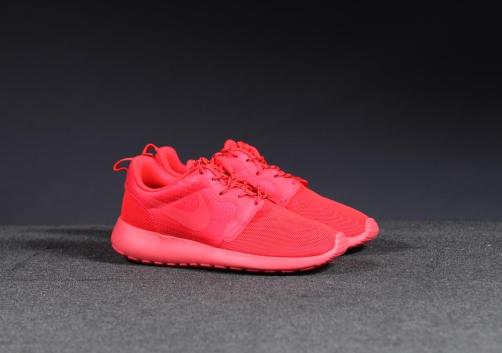 Nike WMNS Roshe Run HYP Red 3 1000x702