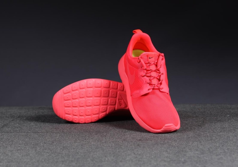 Nike WMNS Roshe Run HYP Red 5 1000x702