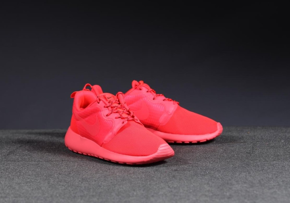 Nike WMNS Roshe Run HYP red 4 1000x702