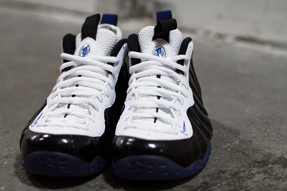 Nike Air Foamposite One Black White 3 1000x666