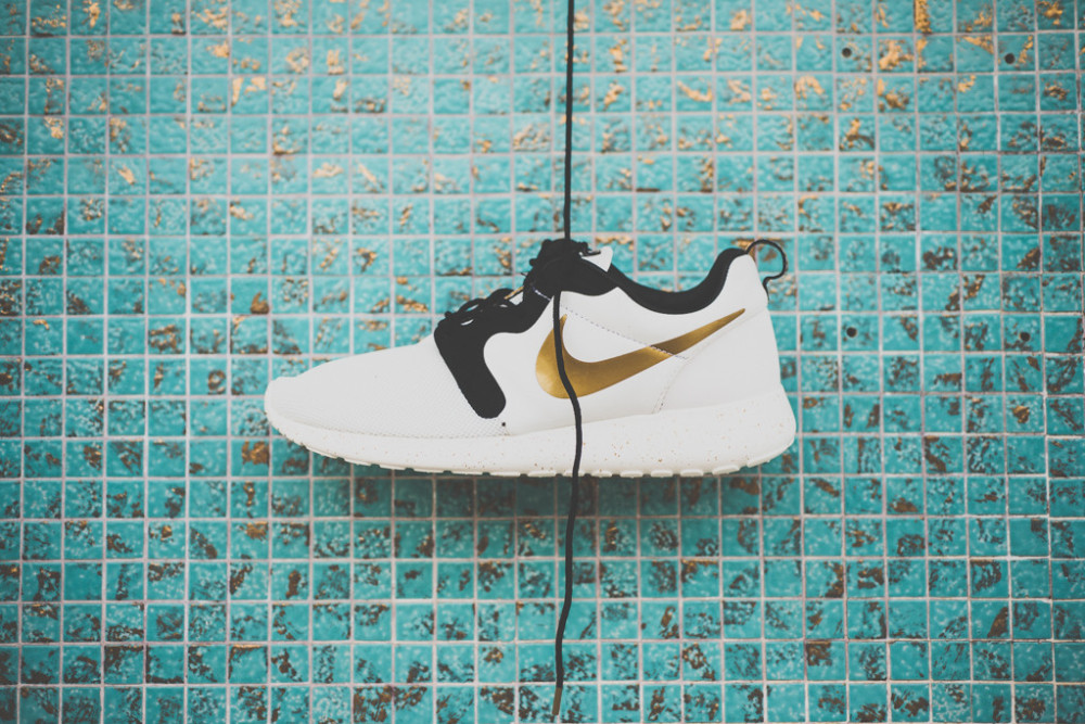 Nike Rosherun Gold Metal Pack 1 1000x667