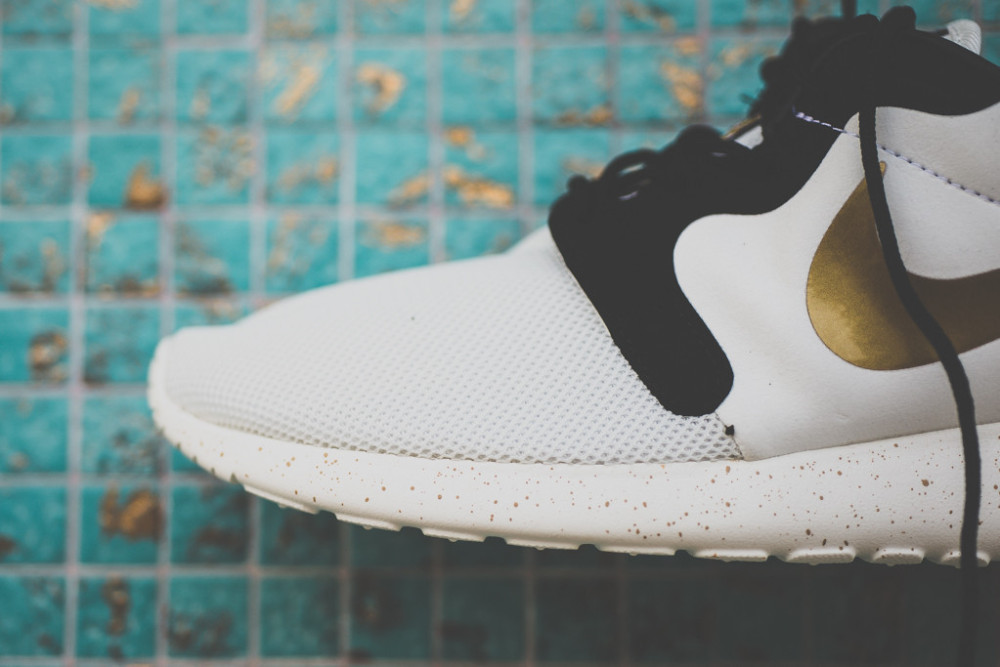 Nike Rosherun Gold Metal Pack 3 1000x667