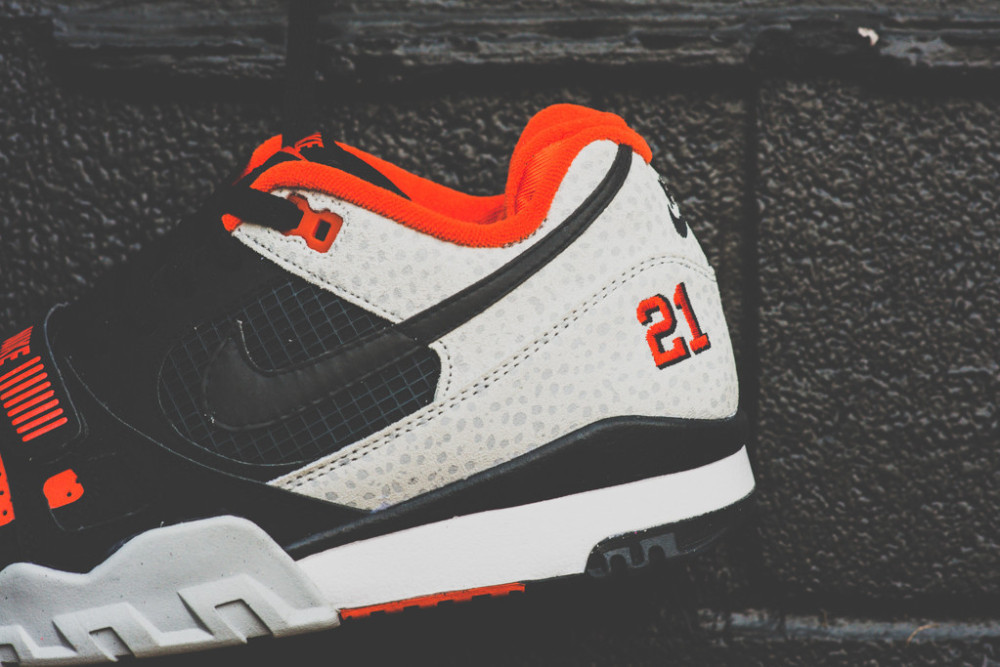 Nike Air Trainer 2 Premium Black Team Orange 8 1000x667