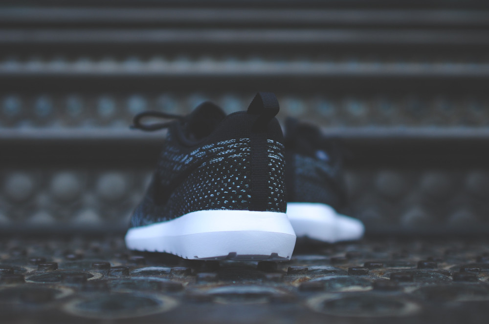 Nike Flyknit Roshe Run Black Light Armory Blue 5 1000x664