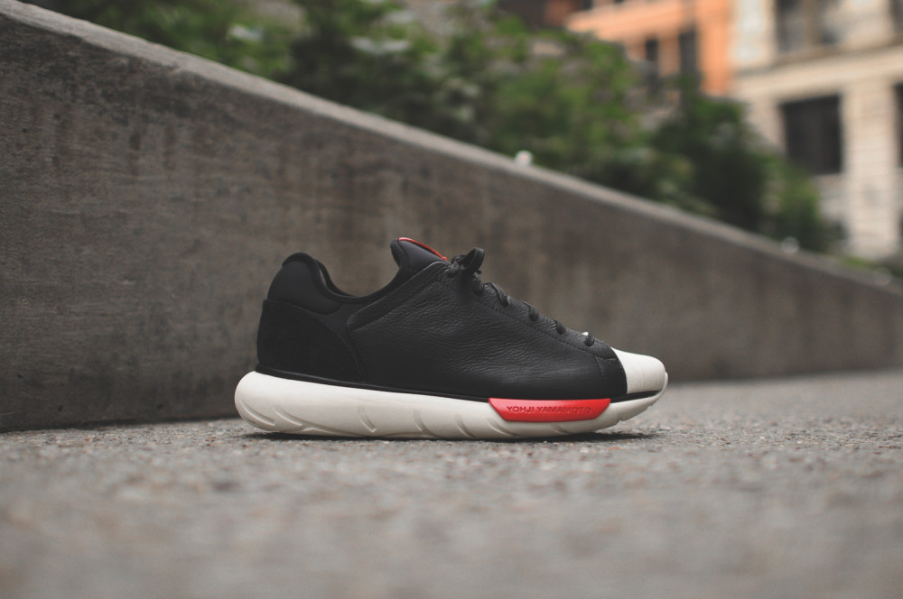 adidas Y 3 Qasa Shell Black Chalk White 2 1000x664