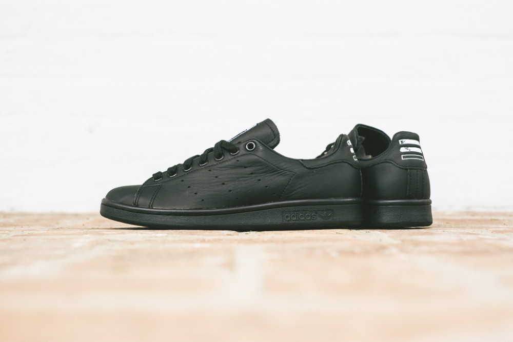 Pharell Williams x adidas Stan Smith Solid Pack Black 5 1000x667