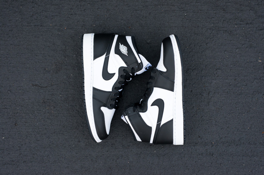 Air Jordan 1 Retro High OG Black White 8 1000x666