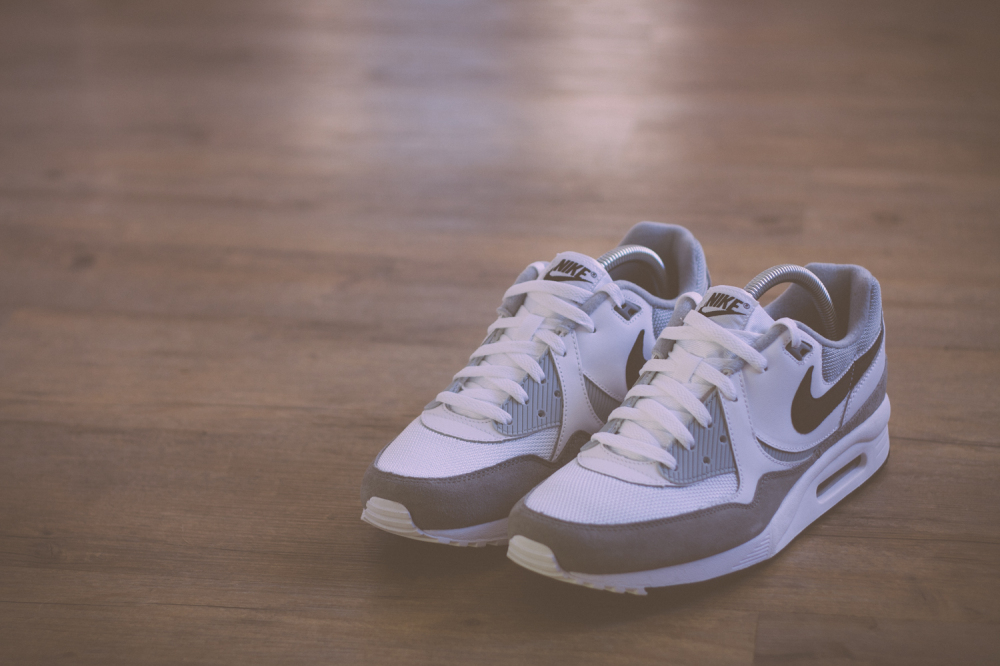 Nike Air Max Light White Grey Black Review 9 1000x666