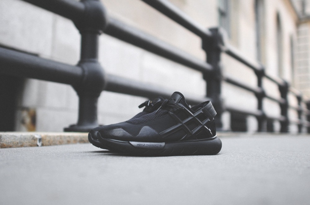 adidas Y 3 Qasa Racer Triple Black 2 1000x664
