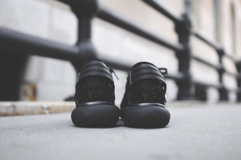 adidas Y 3 Qasa Racer Triple Black 4 1000x664