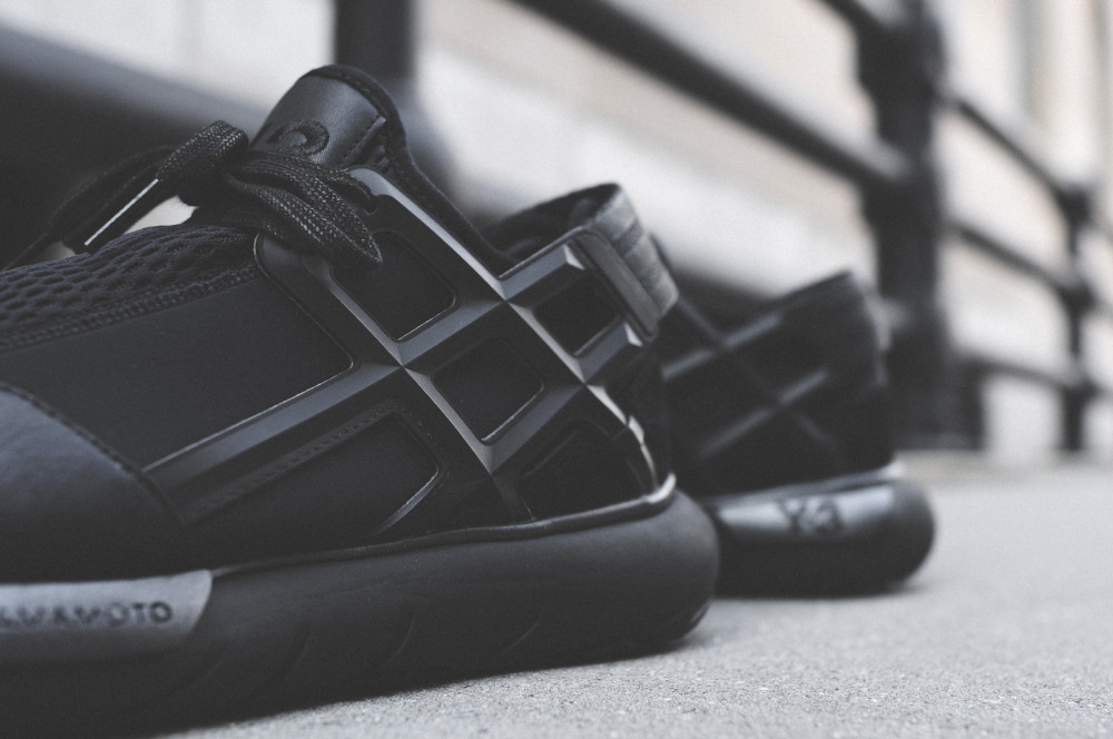 adidas Y 3 Qasa Racer Triple Black 7 1000x664