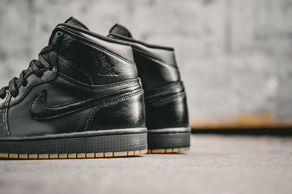 Air Jordan 1 Retro High OG Black Gum 6 1000x666