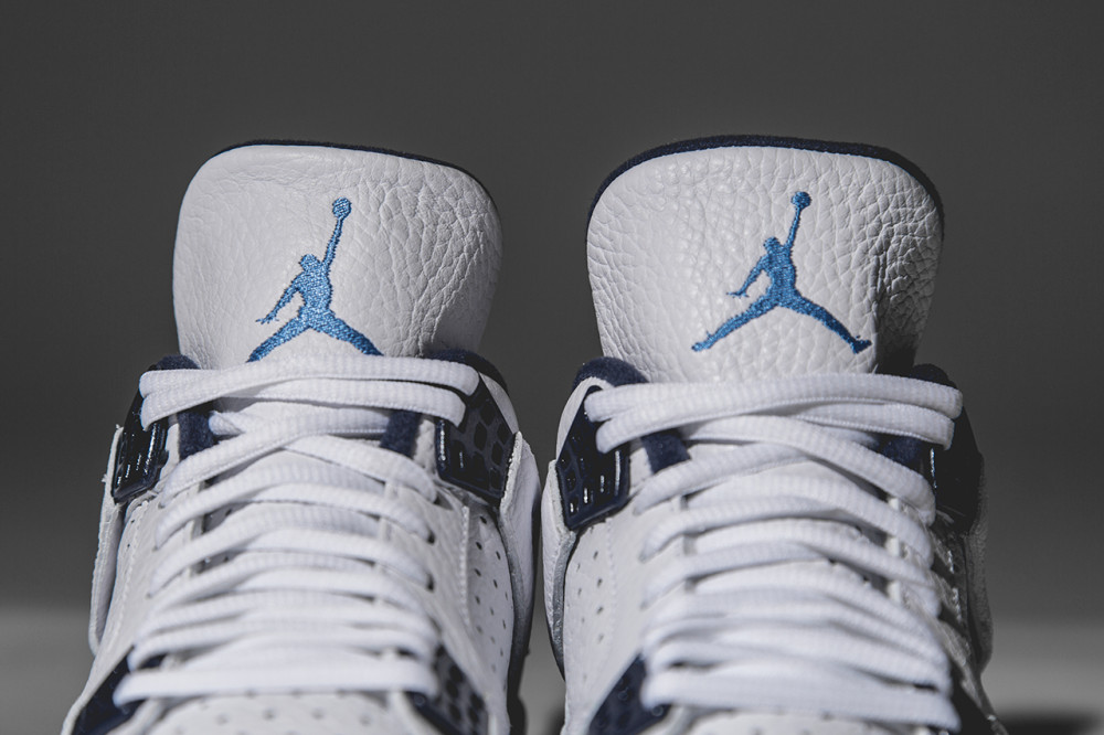 Air Jordan 4 Retro Columbia 3 1000x666