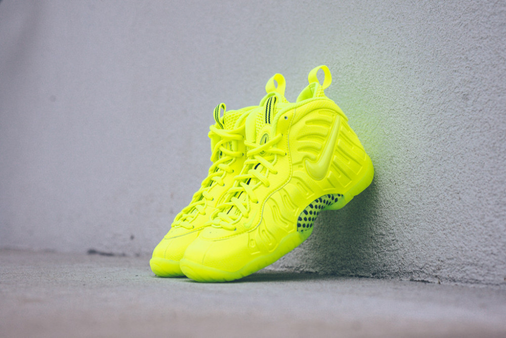 Nike Air Foamposite Pro Volt 2 1000x668