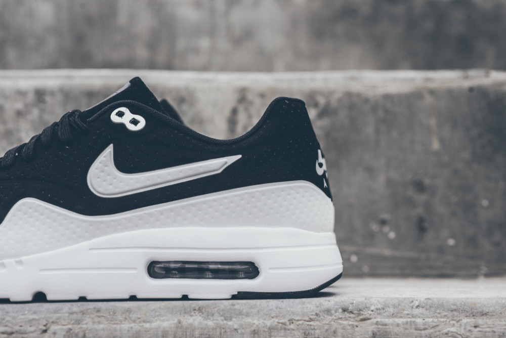 Nike Air Max 1 Ultra Moire Black White 2 1000x668