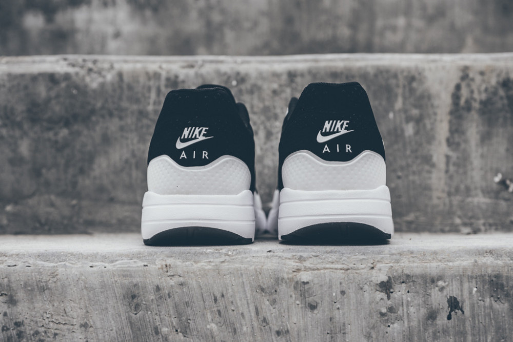 Nike Air Max 1 Ultra Moire Black White 4 1000x667