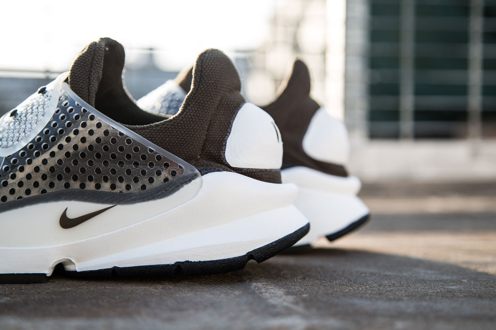 fragment design x Nike Sock Dart Dark Loden 4 1000x666