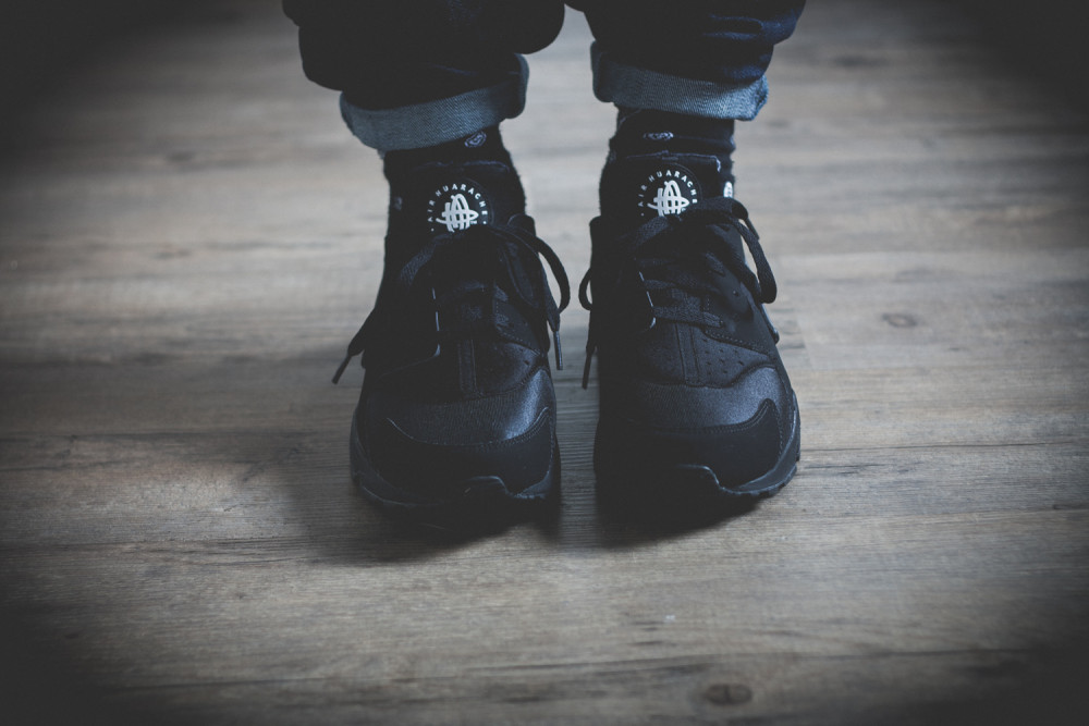 Nike Air Huarache Triple Black Review 3 1000x667