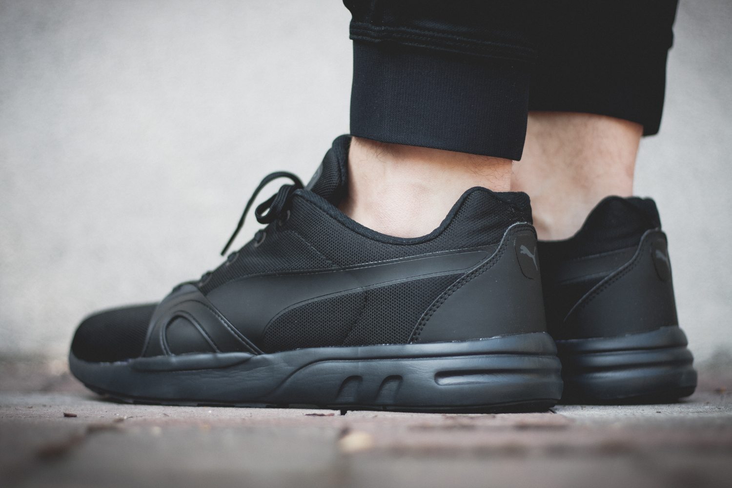puma triple basketball shoes black