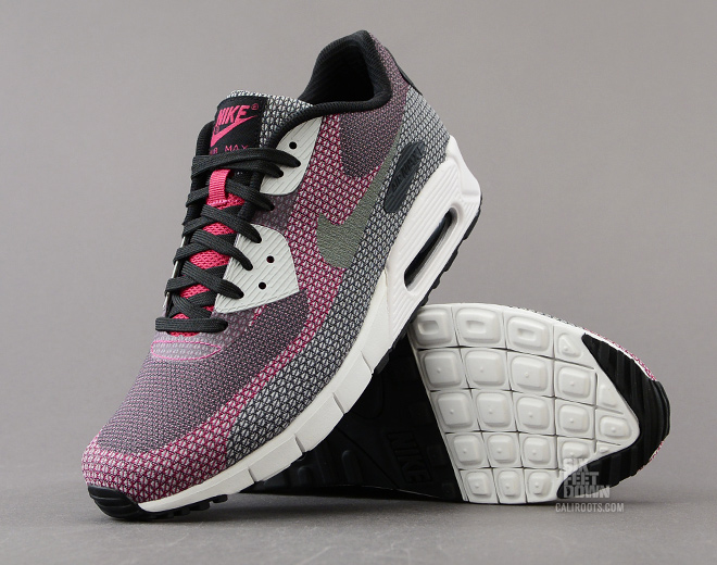 Nike-Air-Max-90-Jacquard-Black-Medium-Base-Grey-Anthracite-Bright-Mango-4