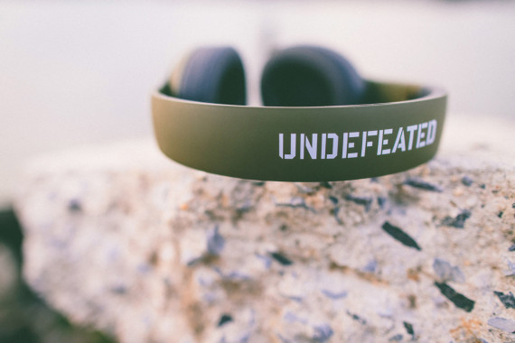 Undefeated-x-Beats-by-Dr-Dre–Studio-Headphones-1