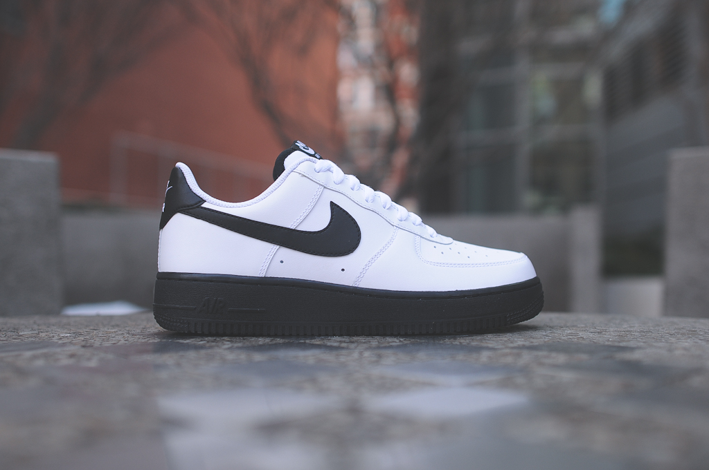 Nike-Air-Force-1-Low-Black-White-1