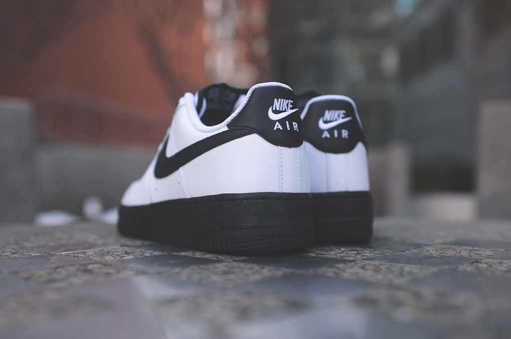 Nike air force schwarz mit weißer sohle top