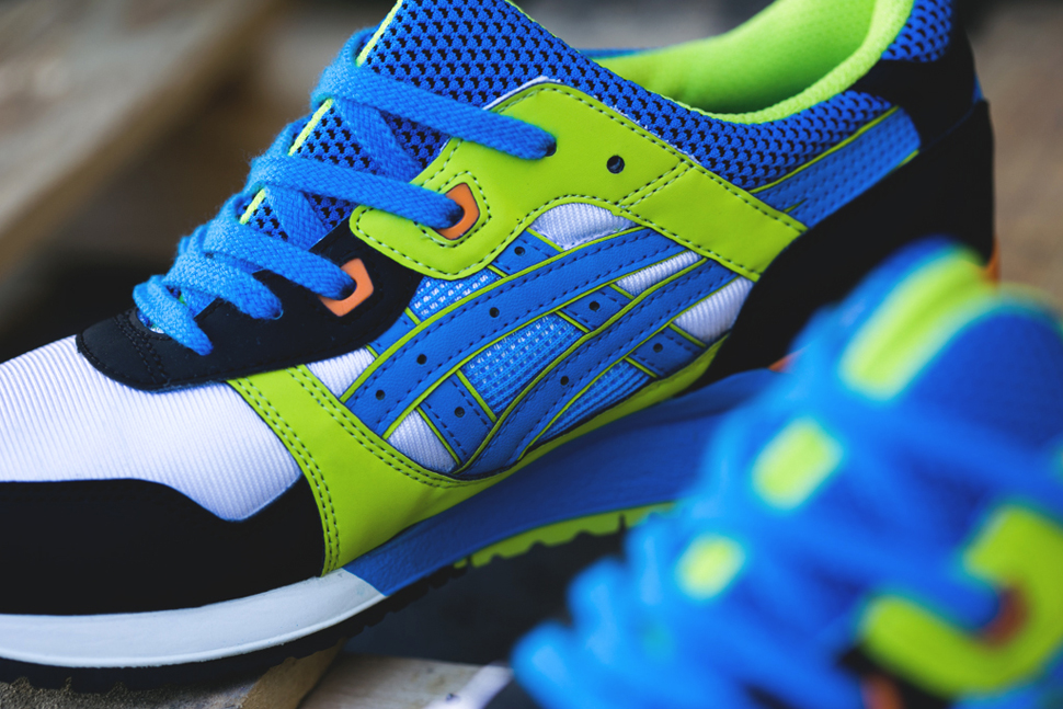 asics astro trainers