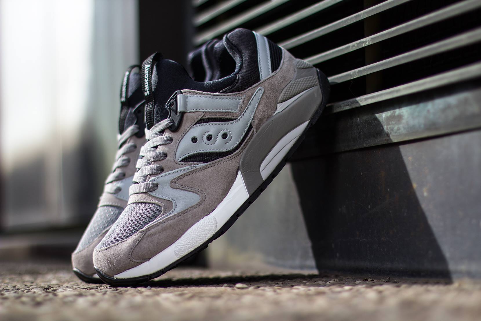 Saucony-Grid-9000-Grey-Black-1