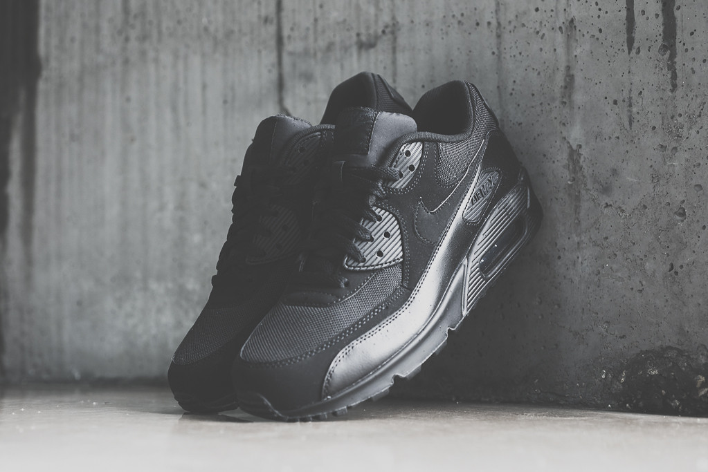 Nike Air Max 90 Triple Black 1