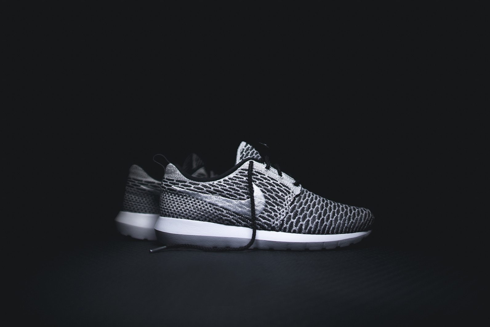 Nike Roshe Flyknit Black White Dark Grey 1