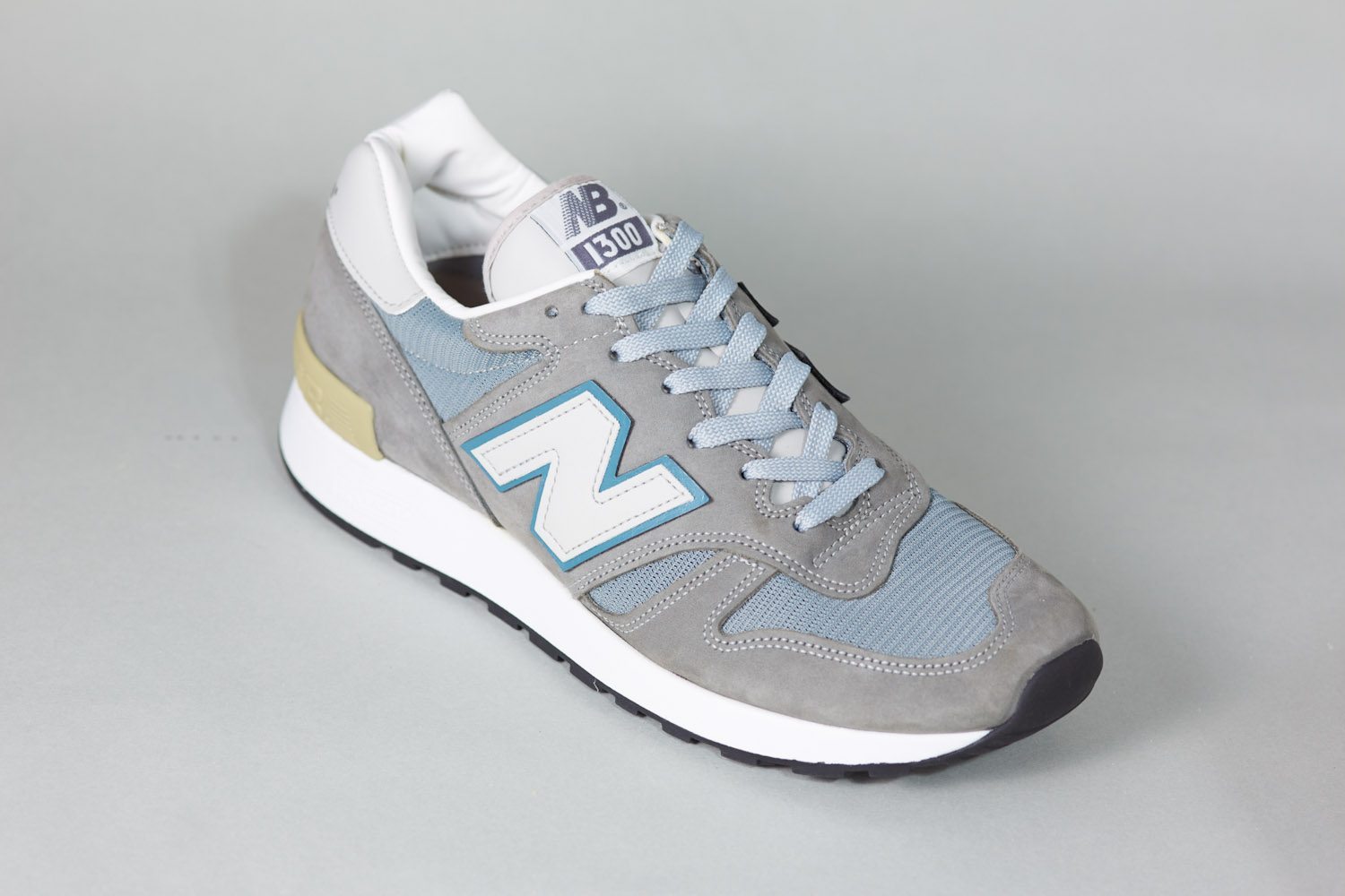 ᐅ New Balance M1300JP2 - "Grey / White" - #SNKR