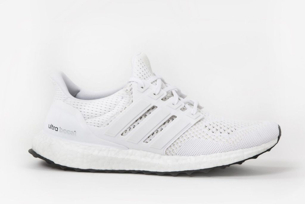 á adidas Ultra BOOST - 