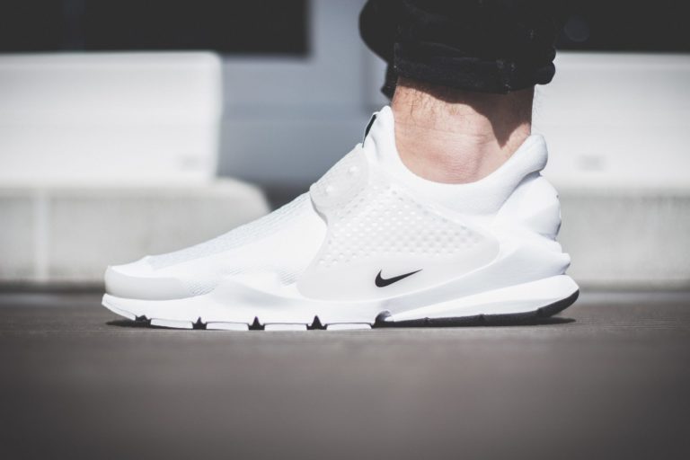 ᐅ Nike Sock Dart Triple White Review SNKR