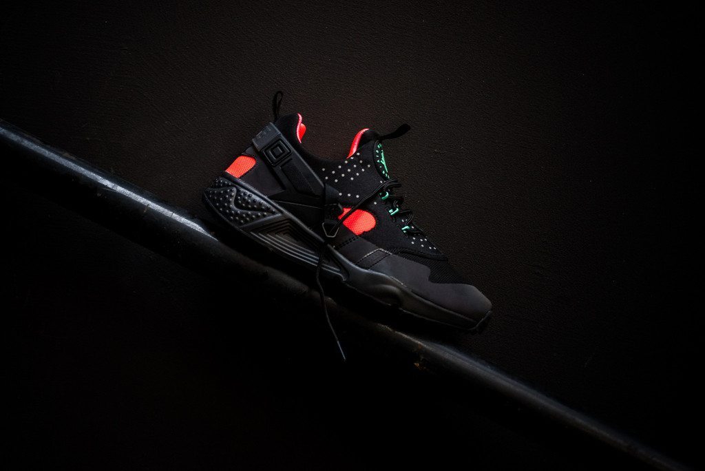 Nike Air Huarache Utility Black Bright Crimson 1