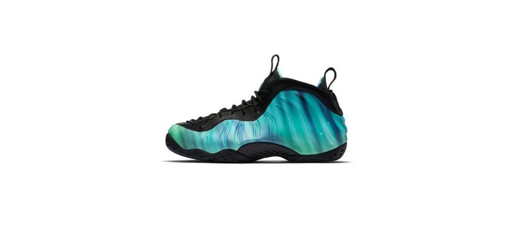 foamposite one black aurora