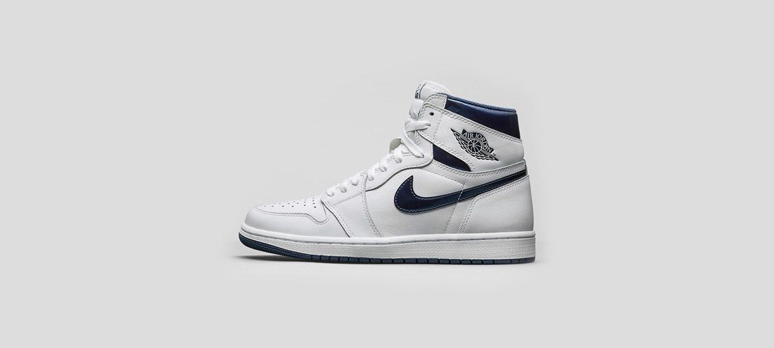 Air Jordan 1 Retro High OG Metallic Navy 1110x500