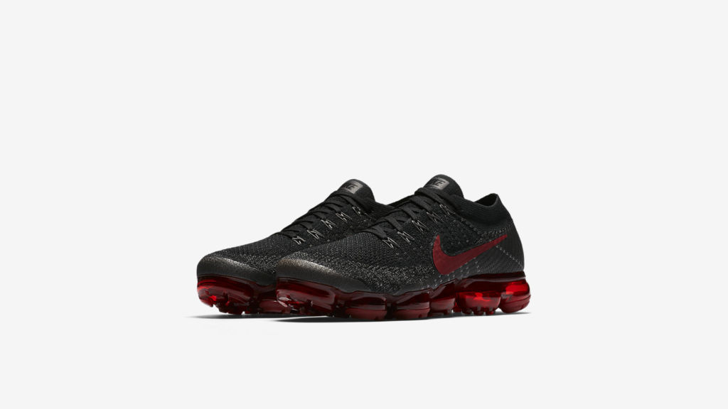 nike vapormax black and red